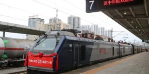 汉中-略阳公益慢火车：全国首个“列车家风馆”亮相缩略图
